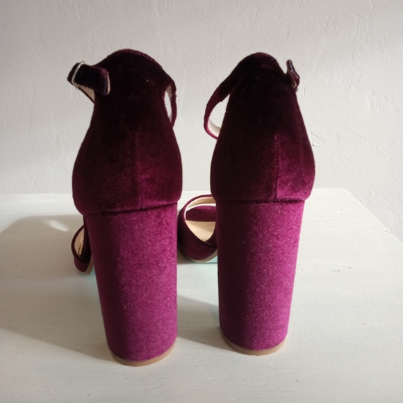 Betsey Johnson High Heels Size 6.5M Maroon Velvet Carly Ankle Strap - Picture 2 of 12